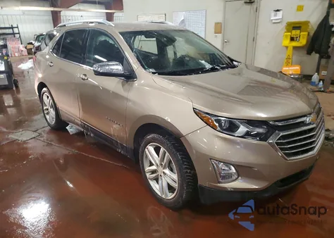 2018 Chevrolet Equinox Premier z USA, uszkodzony, nr VIN 2GNAXNEXXJ6174404